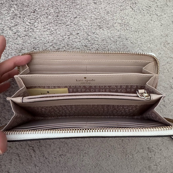 Kate Spade Wallet - Picture 2 of 3